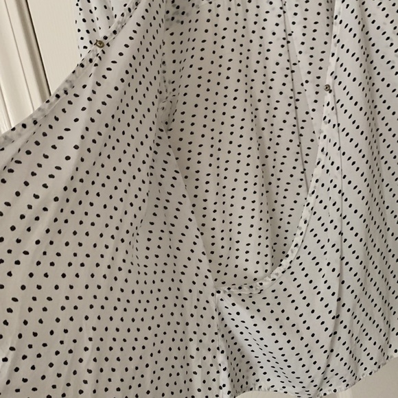 Wrap top with asymmetrical hem - Picture 2 of 3